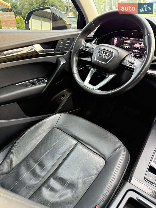 Внедорожник / Кроссовер Audi Q5 2017 в Хмельницком