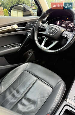 Внедорожник / Кроссовер Audi Q5 2017 в 