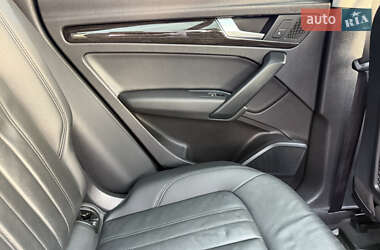 Внедорожник / Кроссовер Audi Q5 2017 в 