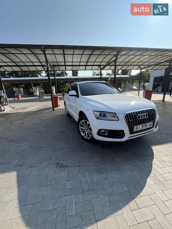 Внедорожник / Кроссовер Audi Q5 2016 в 