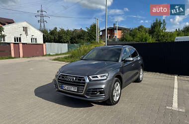Внедорожник / Кроссовер Audi Q5 2018 в 