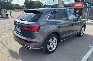 Внедорожник / Кроссовер Audi Q5 2018 в 