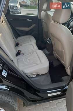 Внедорожник / Кроссовер Audi Q5 2011 в 