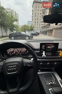 Внедорожник / Кроссовер Audi Q5 2017 в 