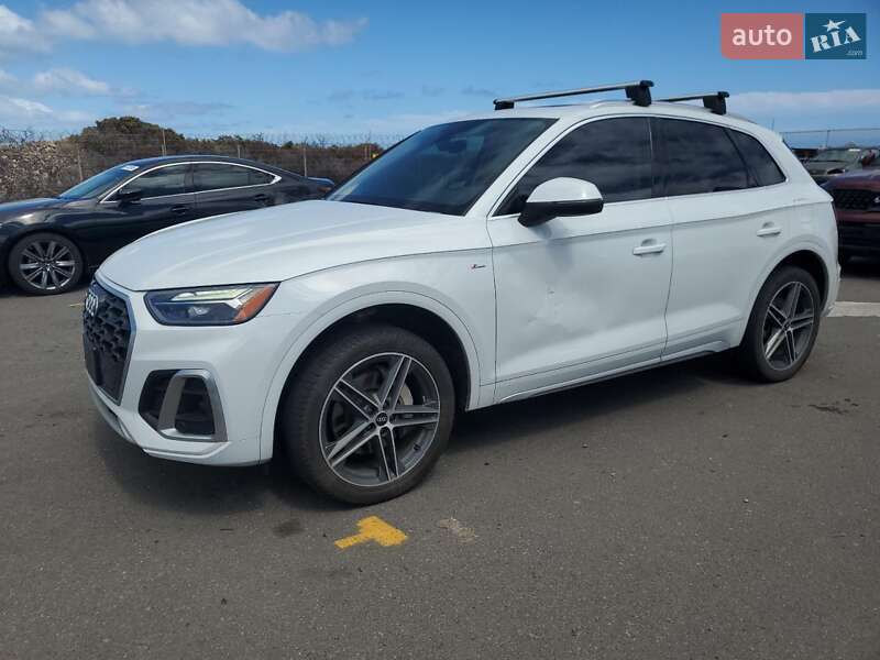 Внедорожник / Кроссовер Audi Q5 2021 в 