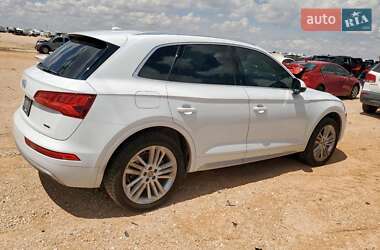 Внедорожник / Кроссовер Audi Q5 2020 в 
