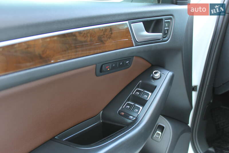 Внедорожник / Кроссовер Audi Q5 2015 в Ровно