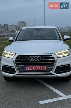 Внедорожник / Кроссовер Audi Q5 2018 в 