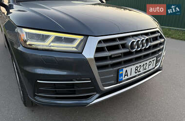 Внедорожник / Кроссовер Audi Q5 2017 в 