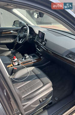 Внедорожник / Кроссовер Audi Q5 2018 в 