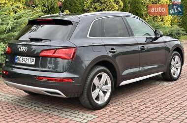 Внедорожник / Кроссовер Audi Q5 2018 в 