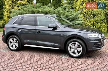 Внедорожник / Кроссовер Audi Q5 2018 в 