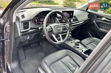 Внедорожник / Кроссовер Audi Q5 2018 в 