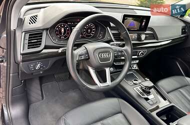 Внедорожник / Кроссовер Audi Q5 2018 в 