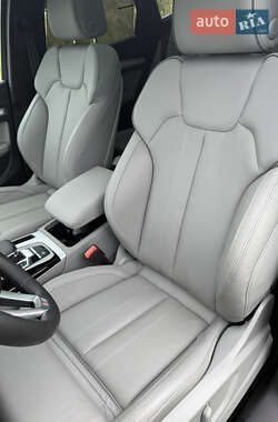 Внедорожник / Кроссовер Audi Q5 2023 в 