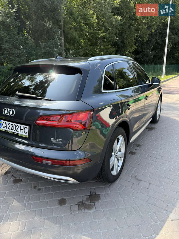 Позашляховик / Кросовер Audi Q5 2018 в Києві