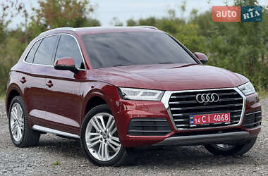 Внедорожник / Кроссовер Audi Q5 2017 в 