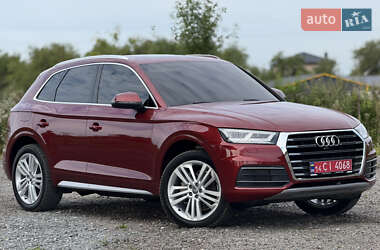Внедорожник / Кроссовер Audi Q5 2017 в 