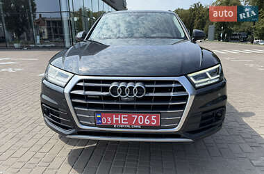 Внедорожник / Кроссовер Audi Q5 2018 в 