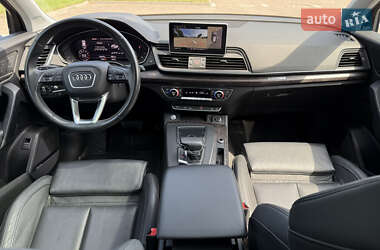 Внедорожник / Кроссовер Audi Q5 2018 в 