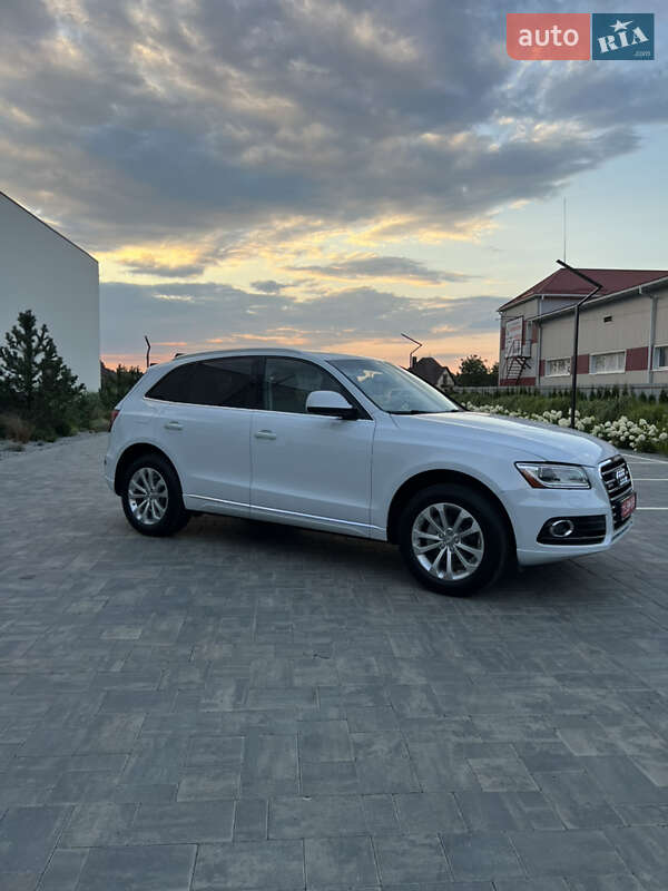 Внедорожник / Кроссовер Audi Q5 2015 в Луцке