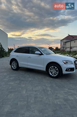 Внедорожник / Кроссовер Audi Q5 2015 в 