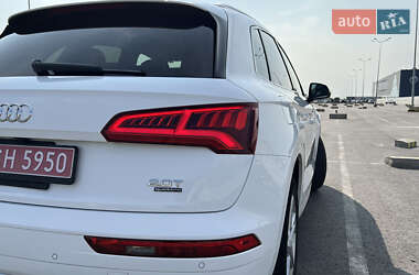 Внедорожник / Кроссовер Audi Q5 2018 в 