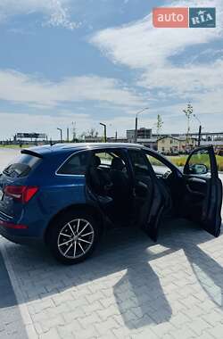 Позашляховик / Кросовер Audi Q5 2015 в 