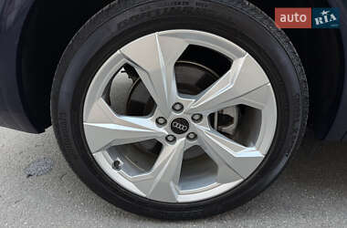 Внедорожник / Кроссовер Audi Q5 2022 в 