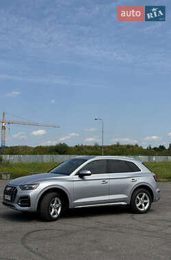 Внедорожник / Кроссовер Audi Q5 2021 в 