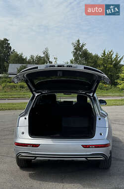 Внедорожник / Кроссовер Audi Q5 2021 в 