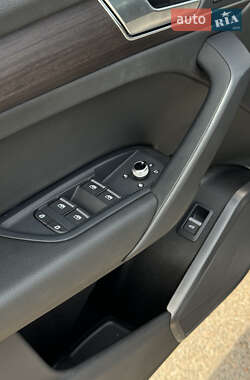 Внедорожник / Кроссовер Audi Q5 2021 в 