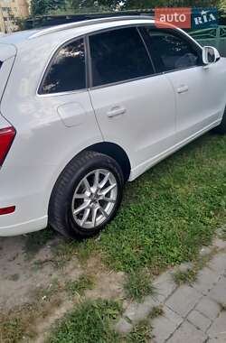 Внедорожник / Кроссовер Audi Q5 2012 в 