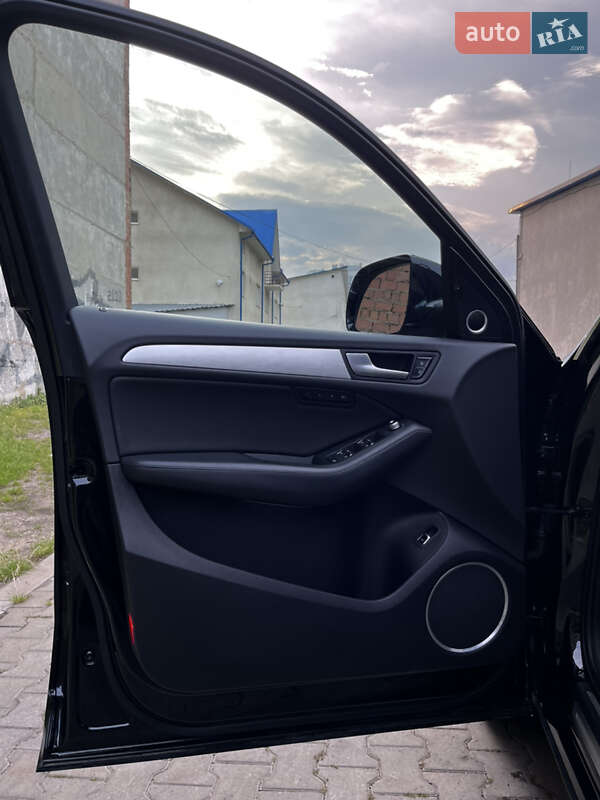 Внедорожник / Кроссовер Audi Q5 2012 в Черновцах