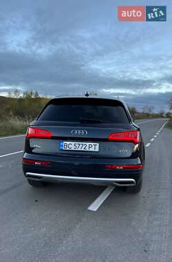 Внедорожник / Кроссовер Audi Q5 2017 в 