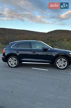 Внедорожник / Кроссовер Audi Q5 2017 в 