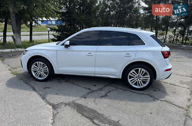 Внедорожник / Кроссовер Audi Q5 2020 в 