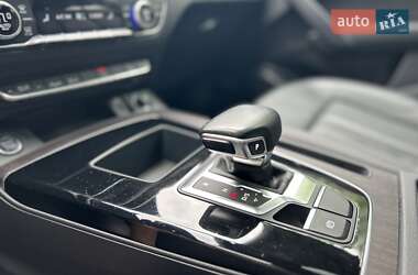 Внедорожник / Кроссовер Audi Q5 2021 в 