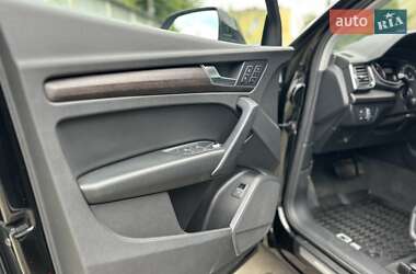 Внедорожник / Кроссовер Audi Q5 2021 в 