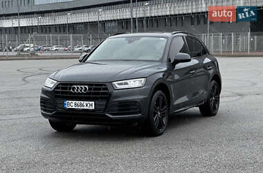 Внедорожник / Кроссовер Audi Q5 2017 в 