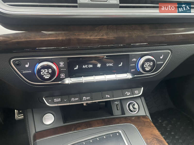 Внедорожник / Кроссовер Audi Q5 2019 в Стрые