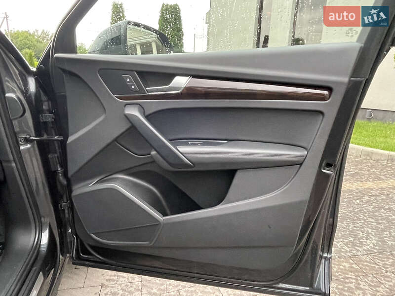 Внедорожник / Кроссовер Audi Q5 2019 в Стрые