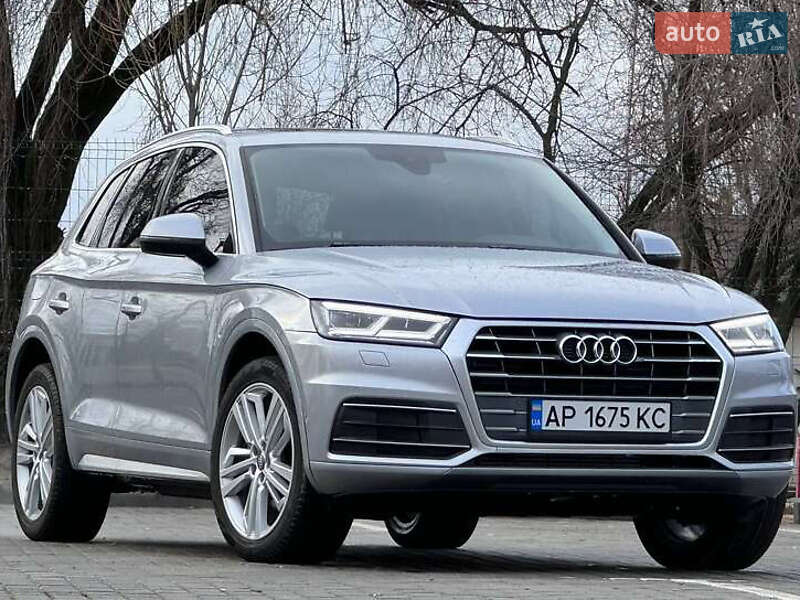 Внедорожник / Кроссовер Audi Q5 2018 в 
