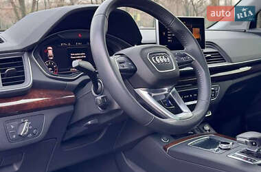 Внедорожник / Кроссовер Audi Q5 2018 в 