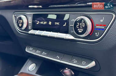 Внедорожник / Кроссовер Audi Q5 2018 в 