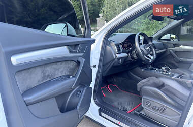 Внедорожник / Кроссовер Audi Q5 2018 в 