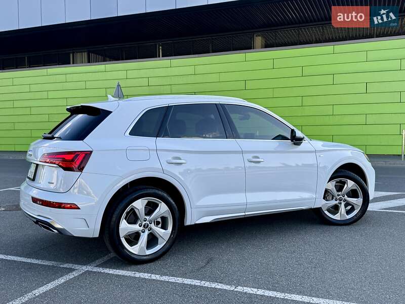 Внедорожник / Кроссовер Audi Q5 2023 в Киеве