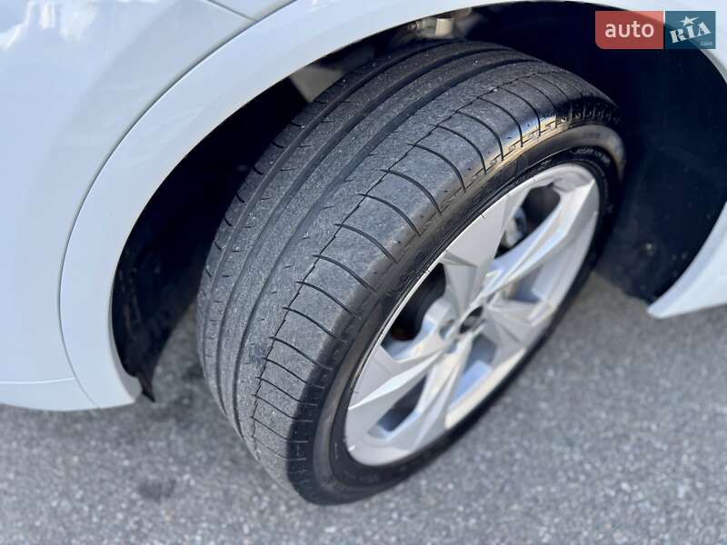 Внедорожник / Кроссовер Audi Q5 2023 в Киеве