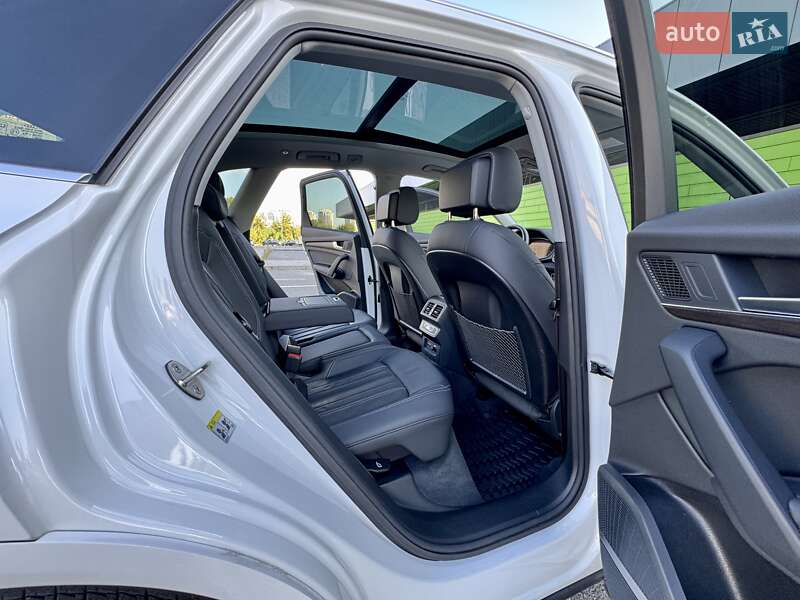 Внедорожник / Кроссовер Audi Q5 2023 в Киеве