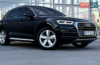 Внедорожник / Кроссовер Audi Q5 2018 в 